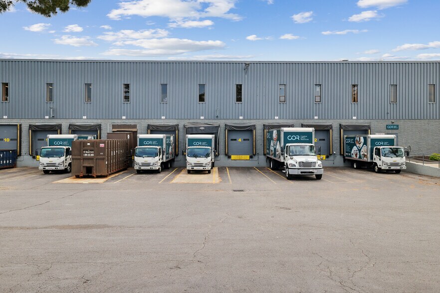 More Photos Of 80 Commerce Way, Woburn Warehouse For Lease