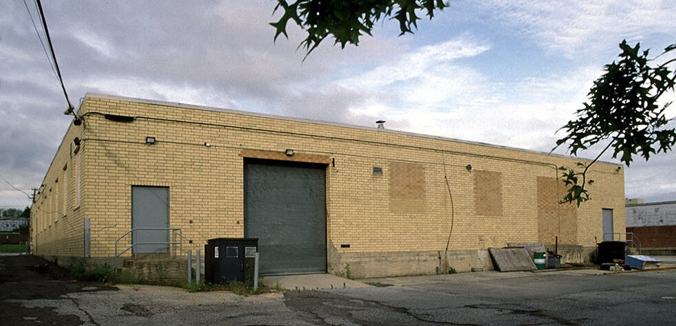 More Photos Of 206 Terminal Dr, Plainview Research And Development For Sale