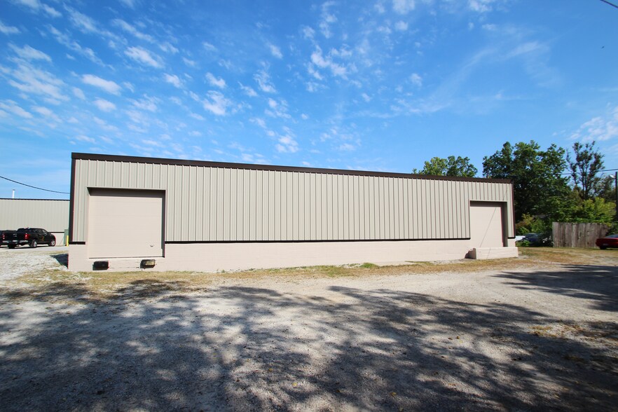 More Photos Of 104 Lee St, Lodi Manufacturing For Lease