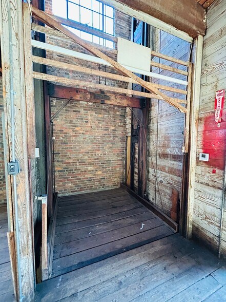 More Photos Of 741 Price Ave, Lexington Specialty For Lease