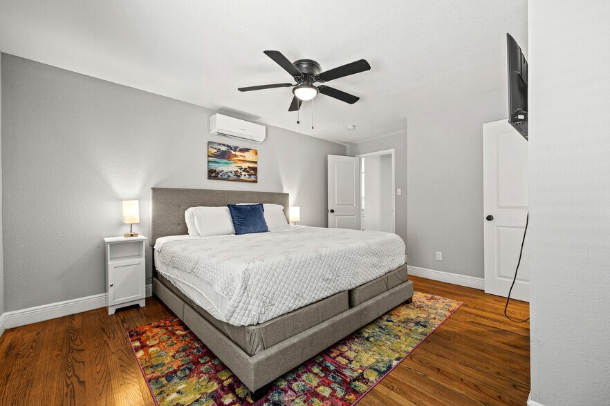 More Photos Of 2512 Calumet St, Houston Apartments For Sale