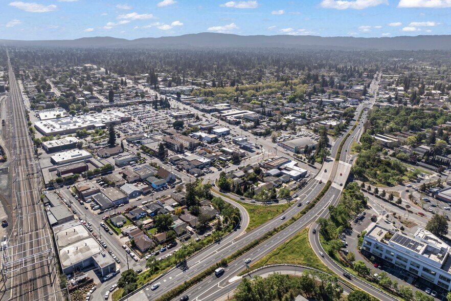 More Photos Of 48 Laurel St, Redwood City Service For Lease