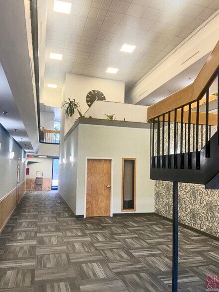 More Photos Of 131 New London Tpke, Glastonbury Medical For Lease