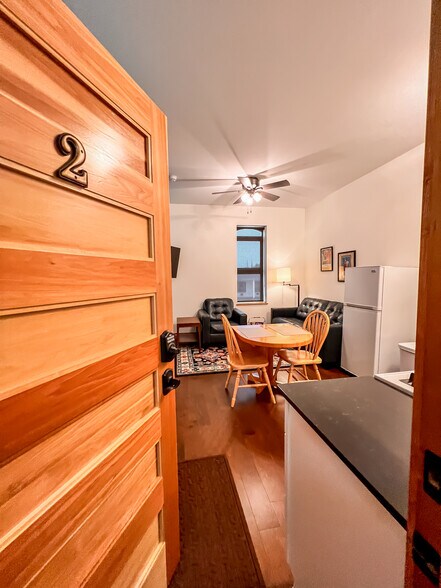 More Photos Of 201 N Main St, Elkader Flex For Sale