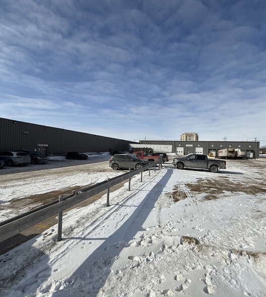 More Photos Of 700 King Edward St, Winnipeg Manufacturing For Lease
