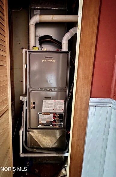 More Photos Of 404 W Vine St, Edgerton Restaurant For Sale