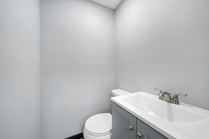 More Photos Of 63 New Main St, Haverstraw Medical For Sale