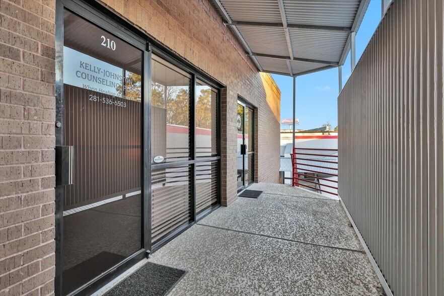 More Photos Of 3421 W Davis St, Conroe Medical For Lease