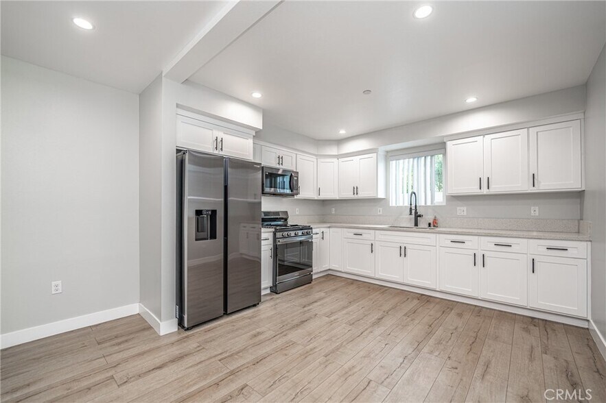 More Photos Of 433 W Gage Ave, Los Angeles Multifamily For Sale