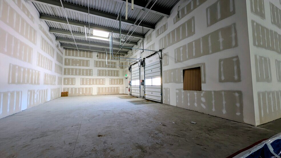 More Photos Of 29270-29350 Plymouth Rd, Livonia Freestanding For Lease