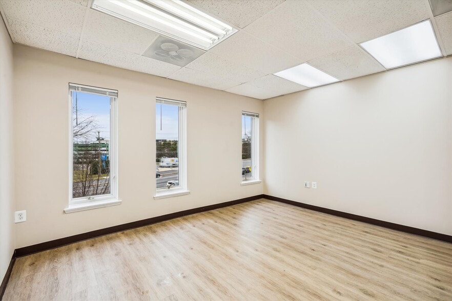 More Photos Of 9522 State Route 29, Fairfax Loft Creative Space For Sale