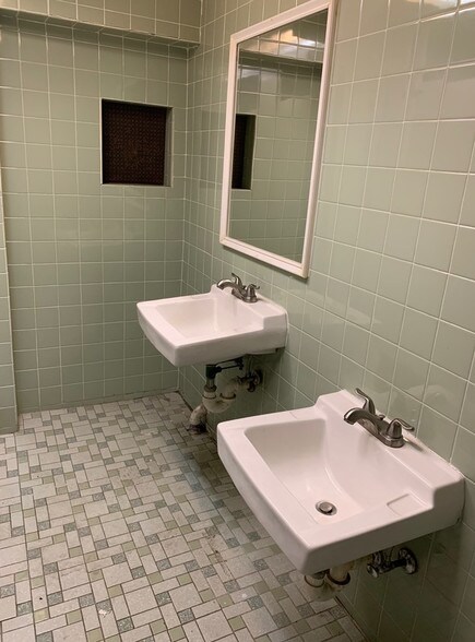 More Photos Of 238 Berkeley Ave, Newark Daycare Center For Sale