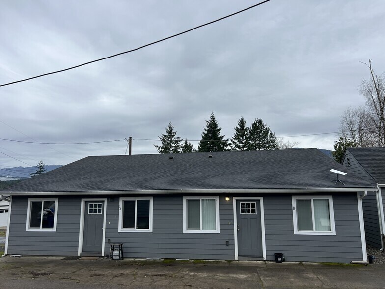 Primary Photo Of 612 NE Santiam Blvd, Mill City Multifamily For Sale