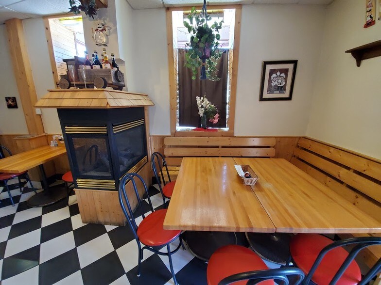 More Photos Of 407 S Mill St, Rushford Restaurant For Sale