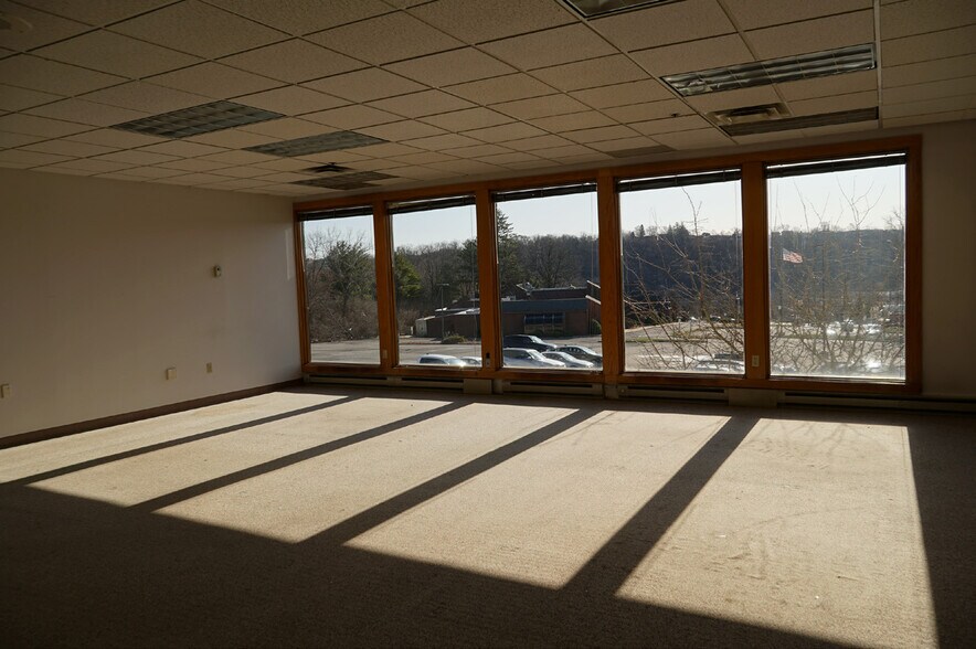 More Photos Of 1195 Washington Pike, Bridgeville Office For Sale