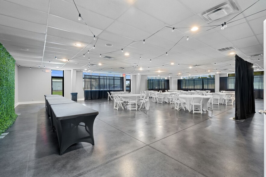 More Photos Of 6978 Lebanon Rd, Mount Juliet Showroom For Lease