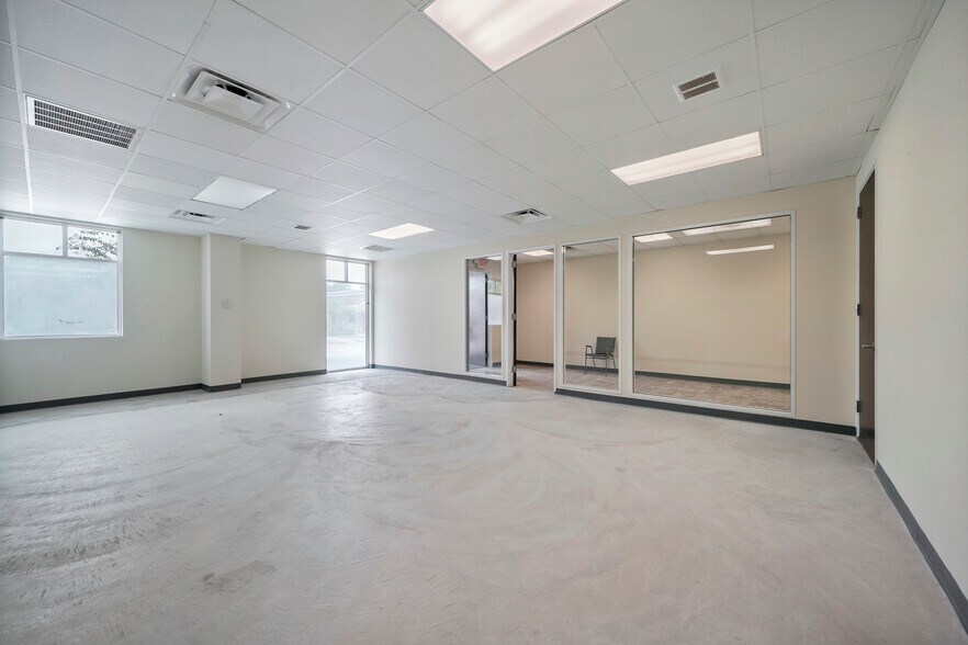 More Photos Of 3115 College Park Dr, Conroe Medical For Lease