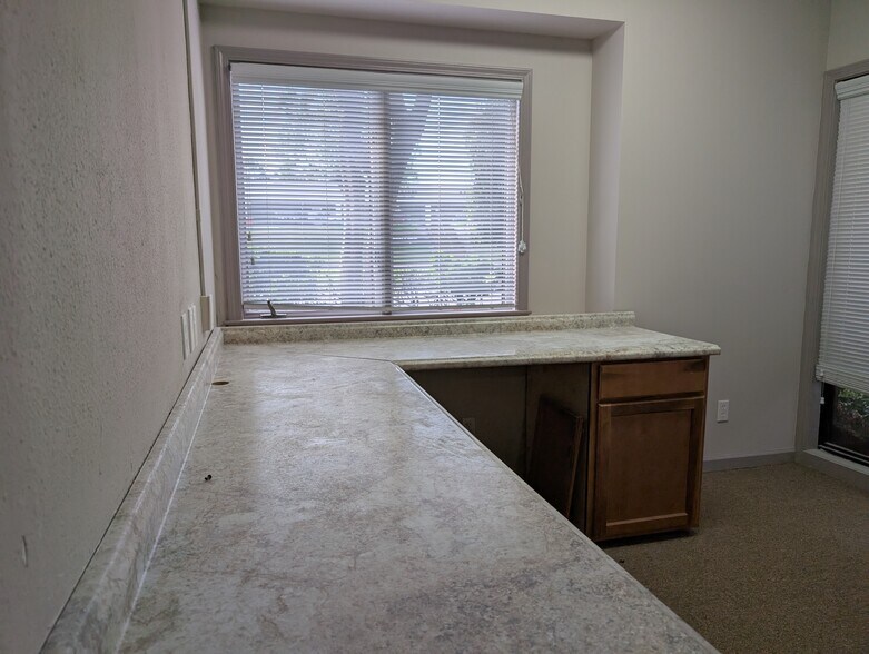 More Photos Of 722 Crossover Ln, Memphis Medical For Lease
