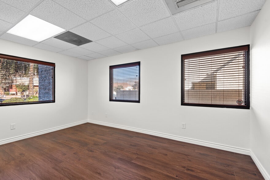 More Photos Of 310 E Foothill Blvd, Arcadia Medical For Sale