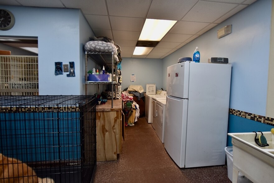 More Photos Of 90 Mary Esther Blvd, Mary Esther Freestanding For Lease