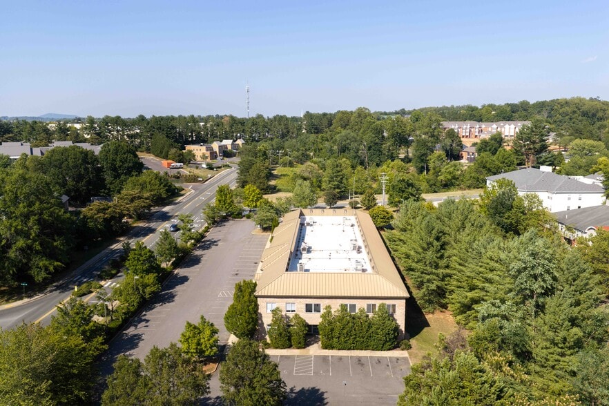 More Photos Of 1410 Incarnation Dr, Charlottesville Medical For Sale