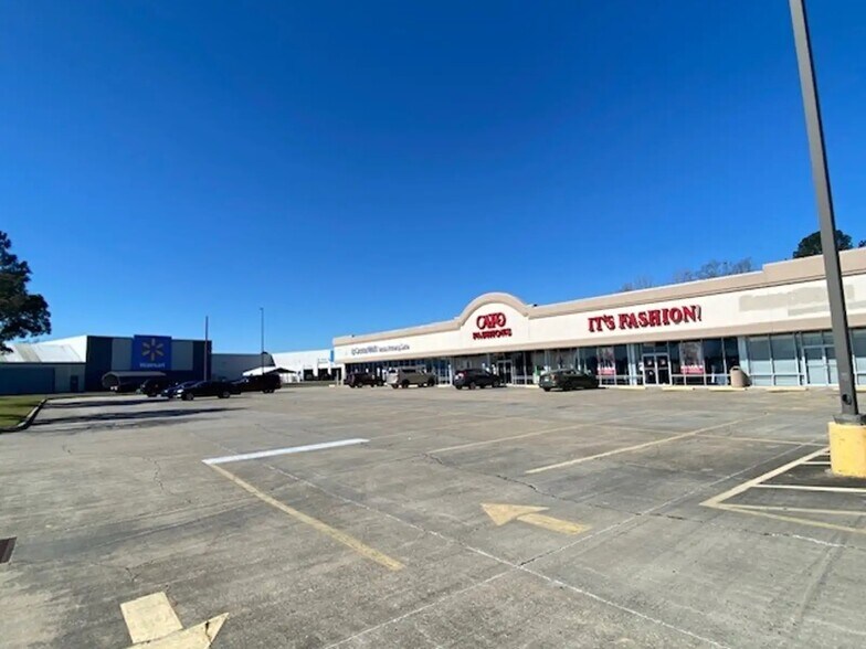 More Photos Of 6404 Groom Rd, Baker General Retail For Lease