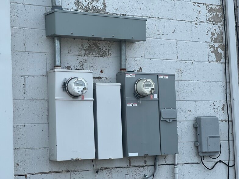 More Photos Of 1720 Main St, Lander Warehouse For Sale