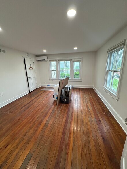 More Photos Of 6491 Main St, The Plains Medical For Lease