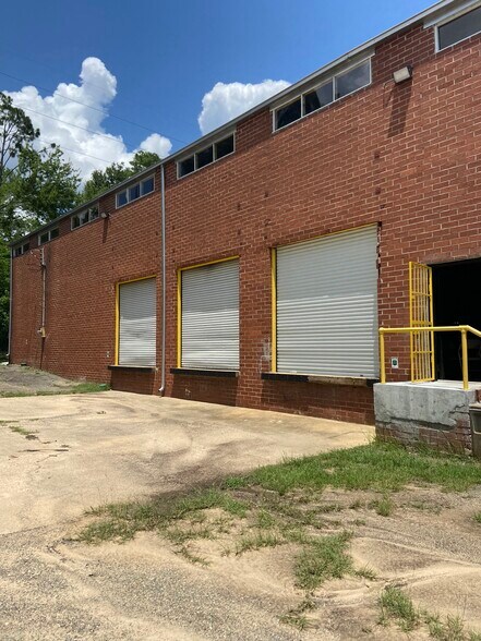 More Photos Of 819 W Roosevelt Ave, Albany Warehouse For Lease