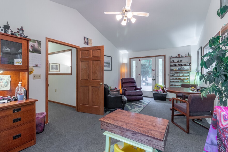 More Photos Of 375 N McClellan Ave, Marquette Office Residential For Sale