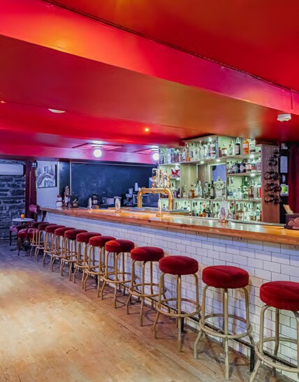 More Photos Of , Montréal General Retail For Sale