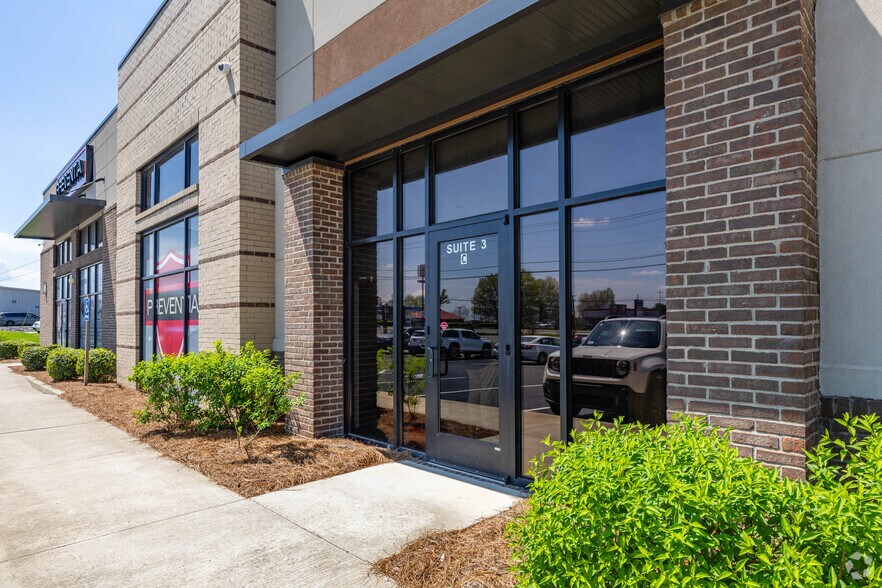More Photos Of 2563 Nashville Hwy, Columbia Storefront Retail Office For Lease