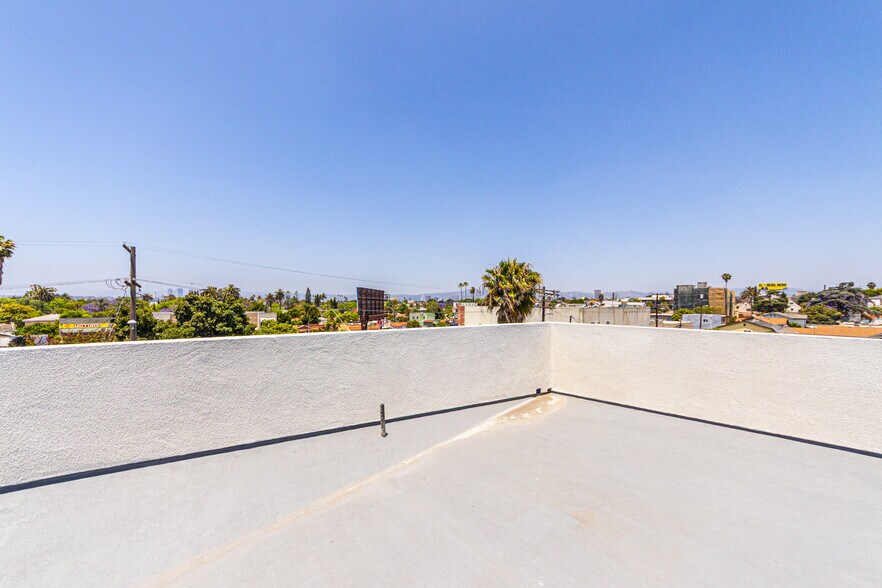 More Photos Of 2223 S Highland Ave, Los Angeles Apartments For Sale