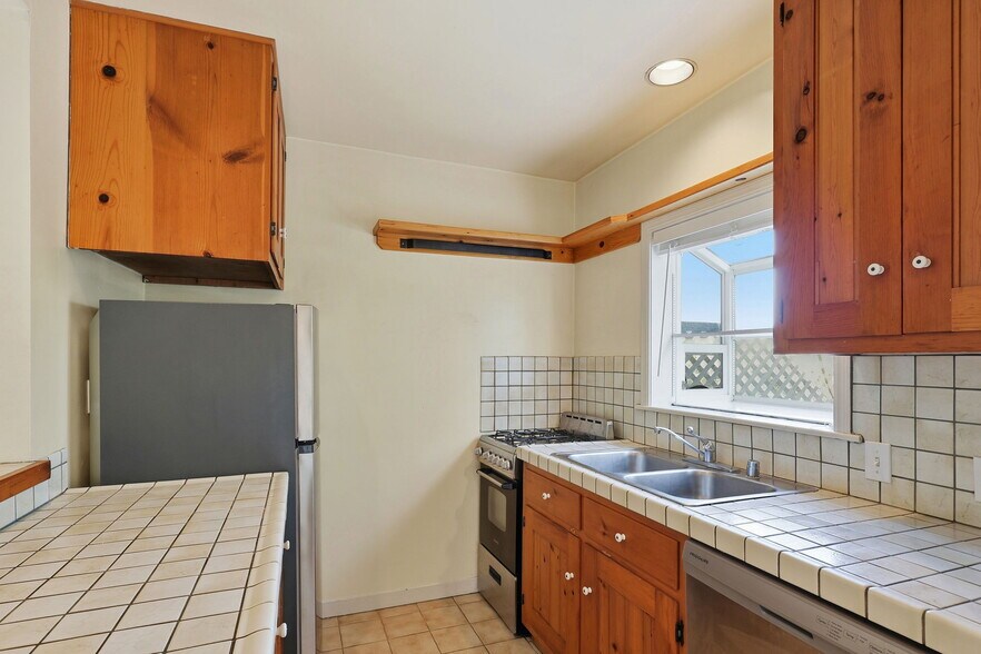 More Photos Of 834 Meadowsweet Dr, Corte Madera Multifamily For Sale