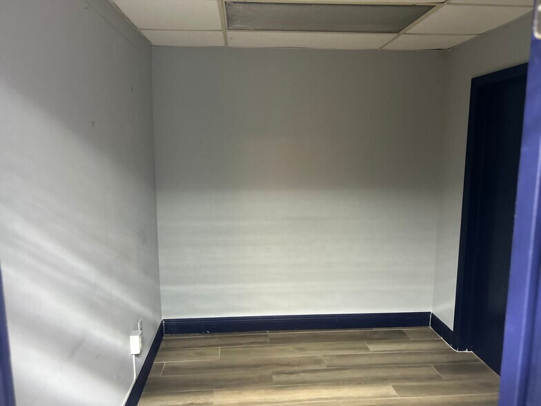 More Photos Of 4121-4141 NW 5th St, Plantation Medical For Sale