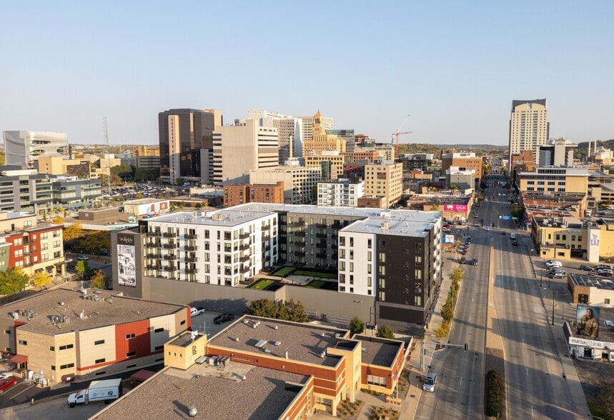 More Photos Of 425 S Broadway, Rochester Apartments For Lease