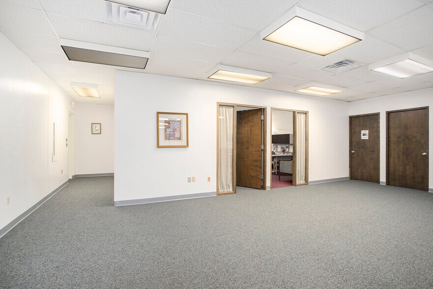 More Photos Of 135 N Church St, Kalamazoo Office Residential For Sale