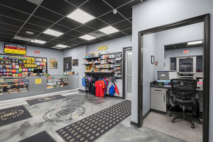 More Photos Of 411 Lafayette Ave, Bay City Fast Food For Sale