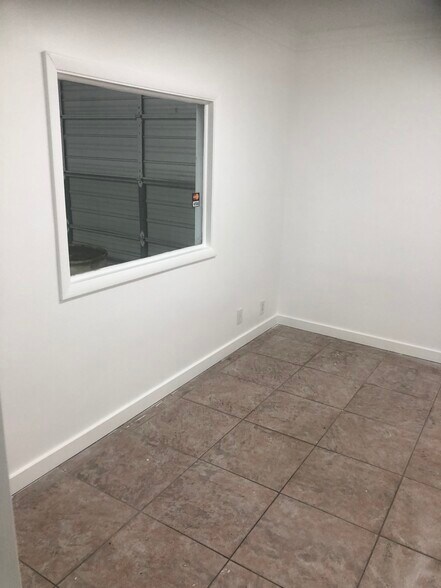 More Photos Of 810 NW 1st Ave, Boca Raton Warehouse For Lease