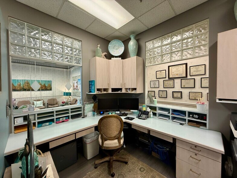 More Photos Of 1725 Western Ave, Findlay Medical For Sale