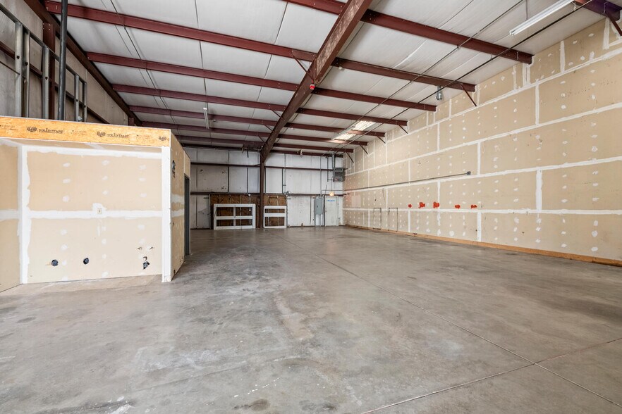 More Photos Of 3970 S Decatur St, Englewood Warehouse For Lease