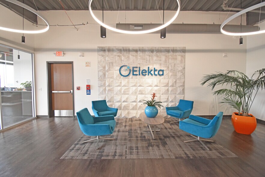 More Photos Of 1450 Beale St, Saint Charles Office For Lease