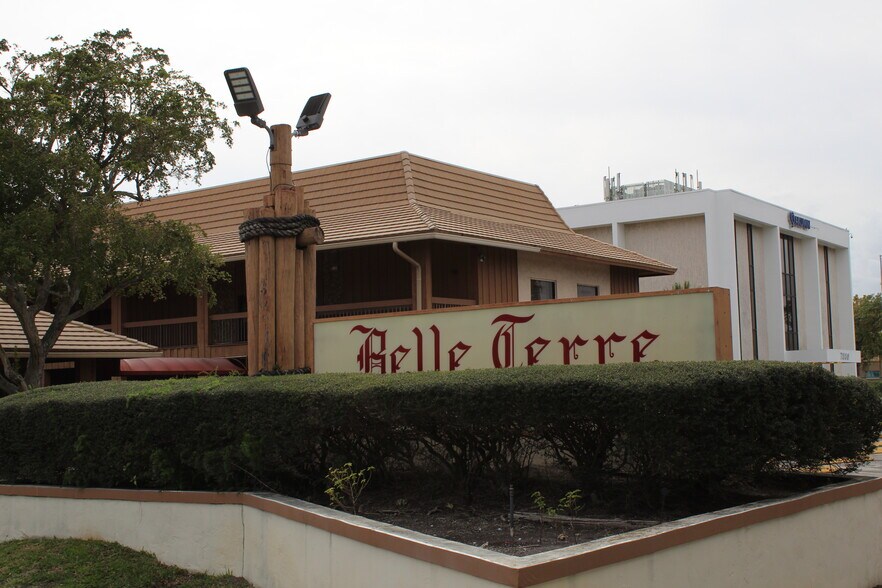 More Photos Of 7800 W Oakland Park Blvd, Sunrise Medical For Sale