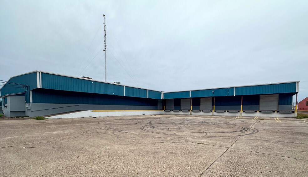 Primary Photo Of 1905 Madison St, Laredo Warehouse For Lease