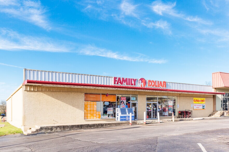 More Photos Of 601 W Upshur Ave, Gladewater Storefront For Sale