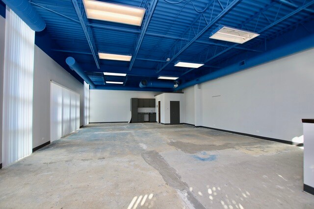 More Photos Of 661-671 E Calhoun St, Woodstock Office For Sale