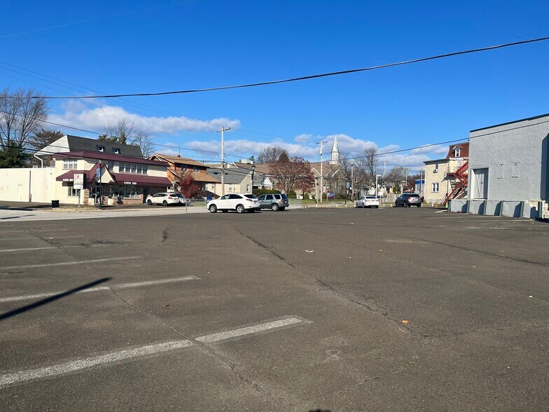 More Photos Of 1180 Easton Rd, Abington Storefront Retail Office For Sale