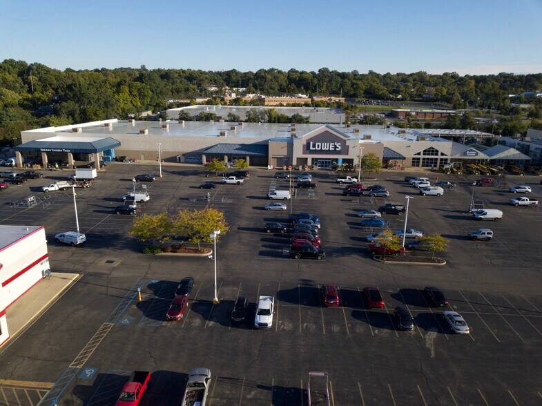 More Photos Of 5371-5385 Ridge Ave, Cincinnati Unknown For Lease