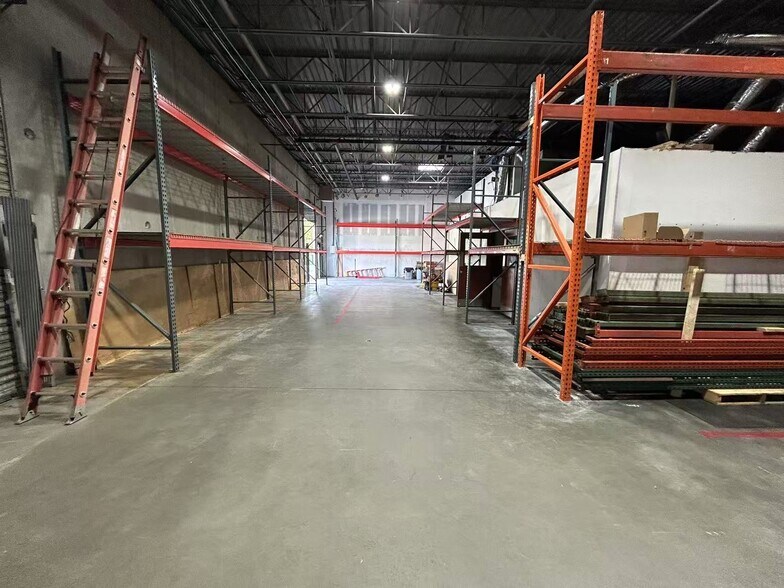 More Photos Of 975 Cobb Place Blvd NW, Kennesaw Light Distribution For Lease