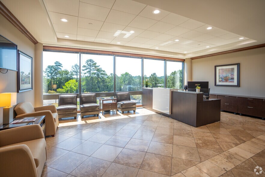 More Photos Of 1-2 Chase Corporate Dr, Hoover Coworking Space